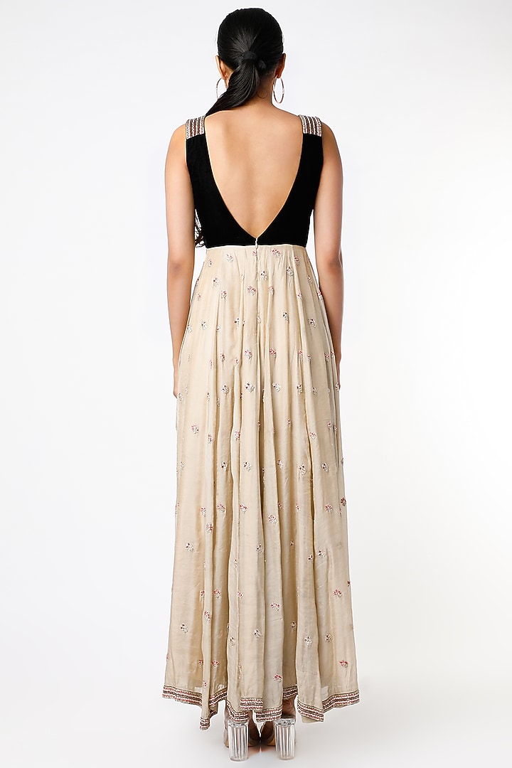 Black & Ivory Embroidered Bridal Anarkali Set by Pleats by Kaksha & Dimple at Pernia's Pop Up Shop
